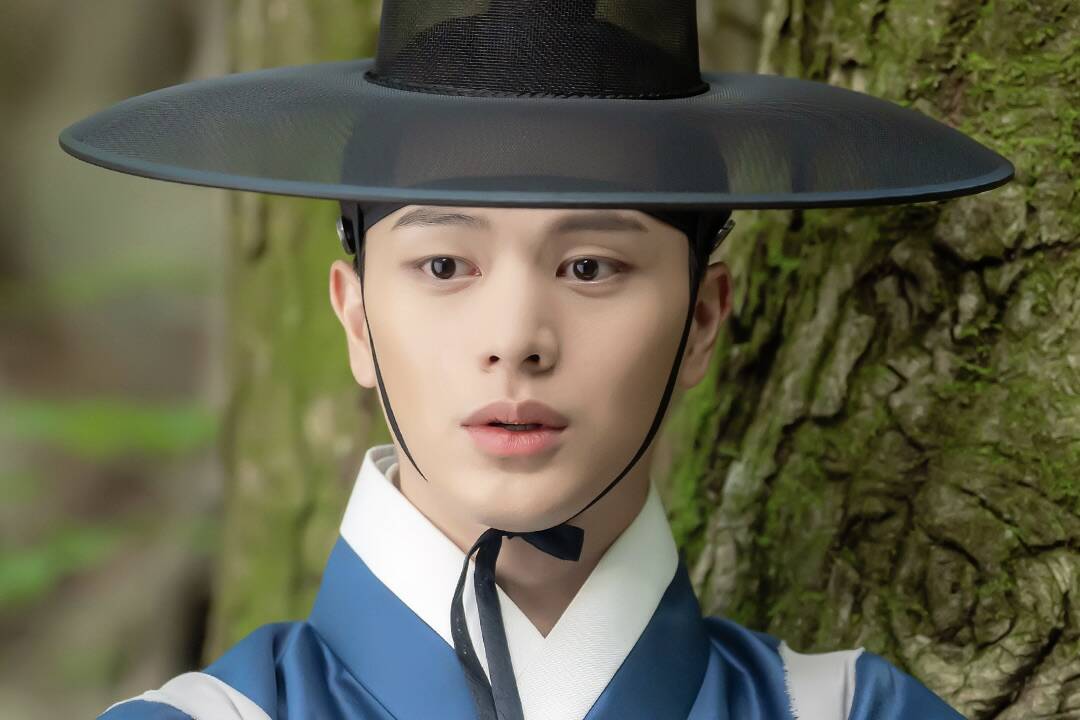 El actor Yook Sung Jae en la pelicula "El palacio esta embrujado". Foto: Netflix