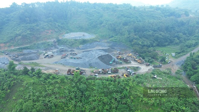 Mỏ khoáng sản và điểm tập kết nhiều sai phạm của công ty phân lân ở Lào Cai