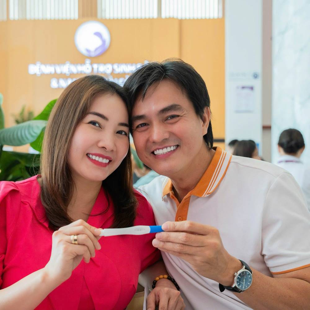 Cao Minh Dat hanh phuc bao tin ba xa mang thai. Anh: Nghe si cung cap