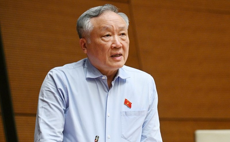 Politburo member and Permanent Deputy Prime Minister Nguyen Hoa Binh commented on the specialized court in the financial center. Photo: Quochoi.vn