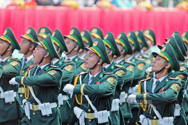 Licencia especial de oficiales militares cuando se casan. Foto: ANH TU