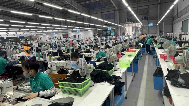 Doanh nghiệp Hà Tĩnh đầu tư làm mát, hỗ trợ bữa ăn công nhân mùa nắng nóng