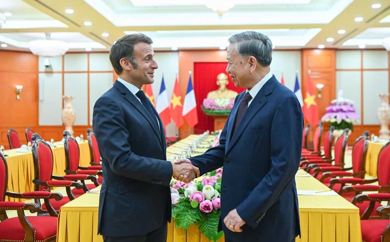 General Secretary To Lam received President of the French Republic Emmanuel Macron. Photo: Hai Nguyen