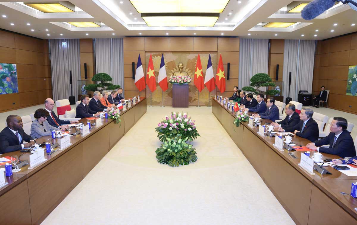 Tong thong Phap Emmanuel Macron bay to tin tuong, chuyen tham lan nay se mo ra nhung dinh huong hop tac moi giua Phap va Viet Nam. Anh: Hai Nguyen