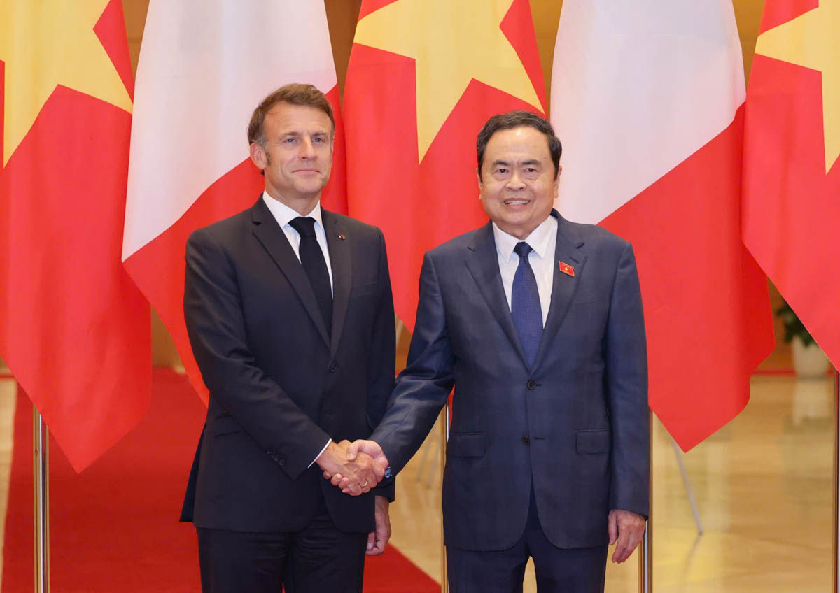 Politburo member and National Assembly Chairman Tran Thanh Man met with President of the French Republic Emmanuel Macron. Photo: Hai Nguyen