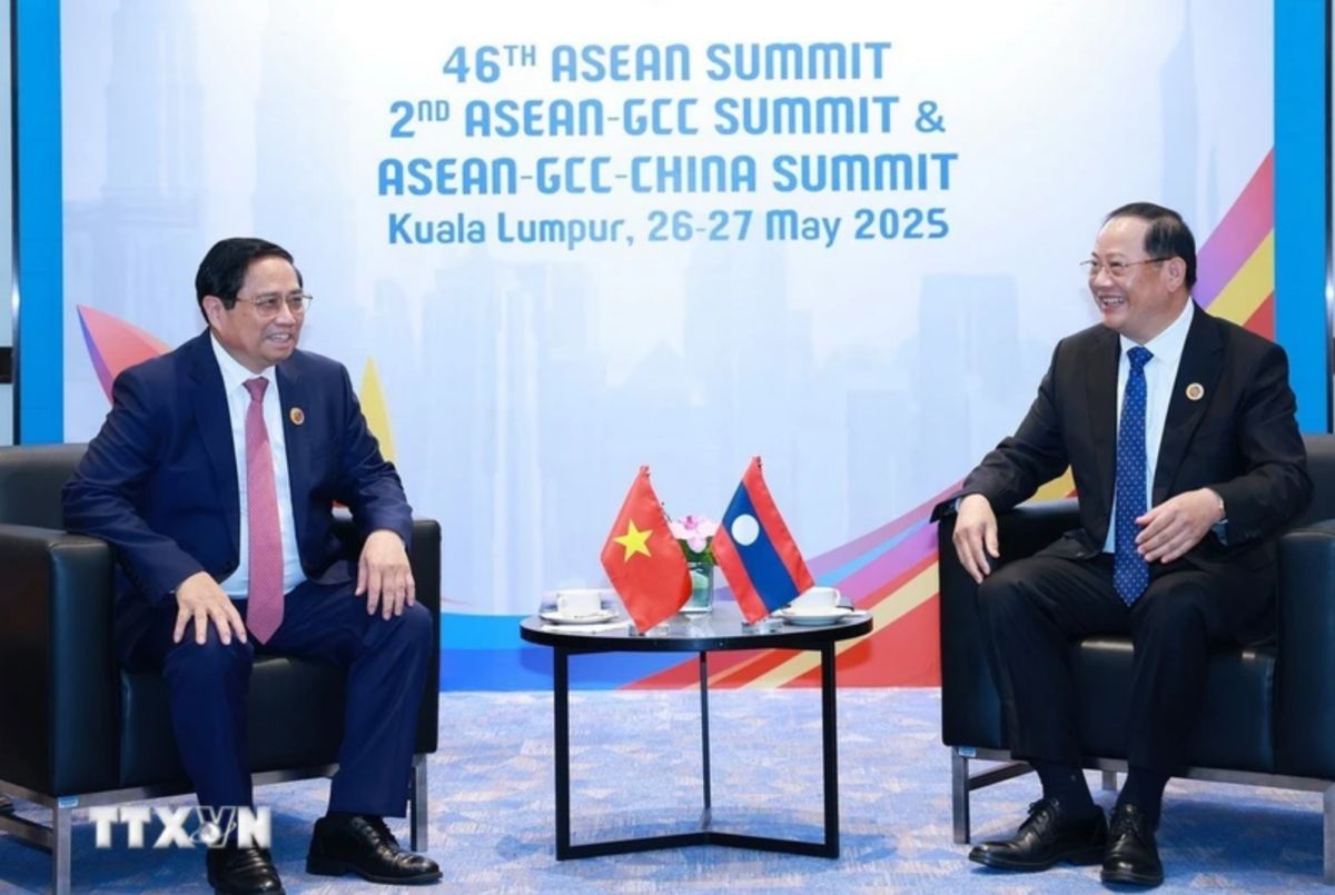 Politburo member and Prime Minister Pham Minh Chinh met with Lao Prime Minister Sonexay Siphandone. Photo: VNA