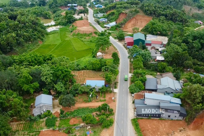 Be mat toan tuyen duong co ban hoan thien. Anh: Nguyen Hoan.
