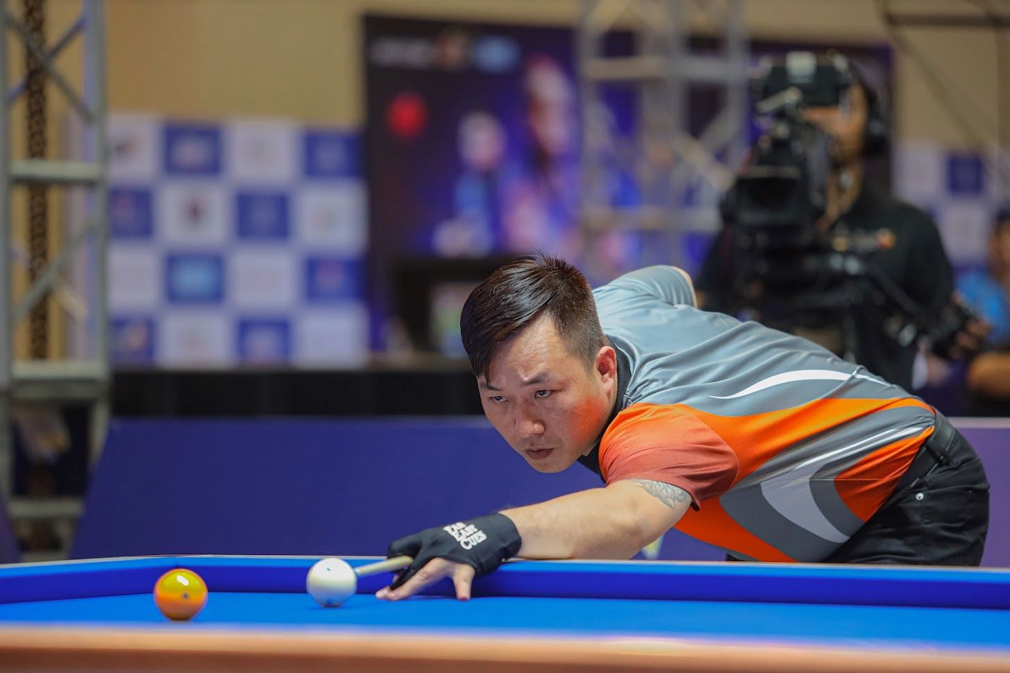 Dao Van Ly, la misma mano, acaba de asistir al billar de la Copa Mundial Carom 3 Ice en la ciudad de Ho Chi Minh que participo en la Copa SCTV 2025. Foto: Tran Duyen Duyen