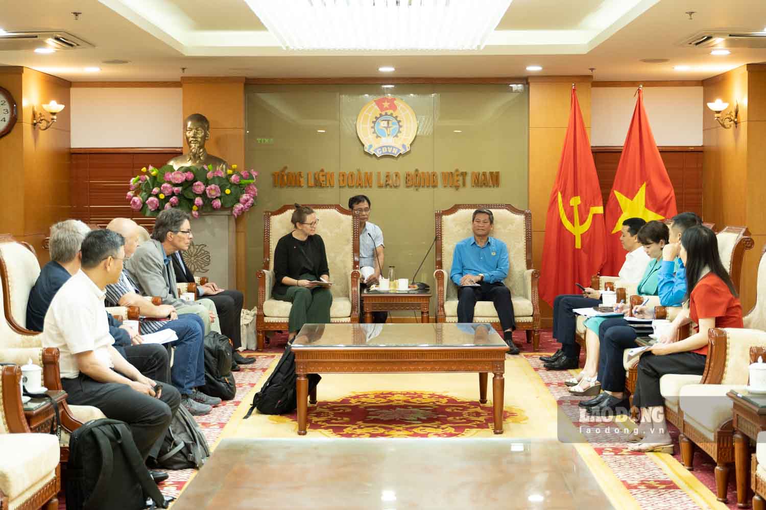 Buổi làm việc diễn ra tại Trụ sở Tổng LĐLĐVN. Ảnh: Đền Phú