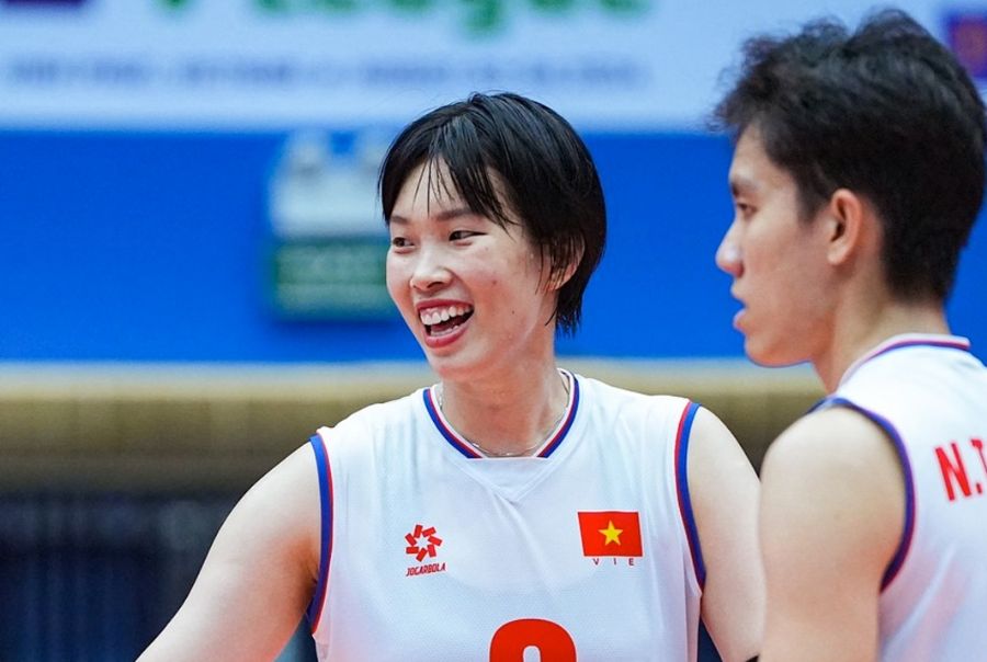 Thanh Thuy va dong doi huong toi viec bao ve chuc vo dich o AVC Nations Cup 2025. Anh: Bong chuyen Viet Nam
