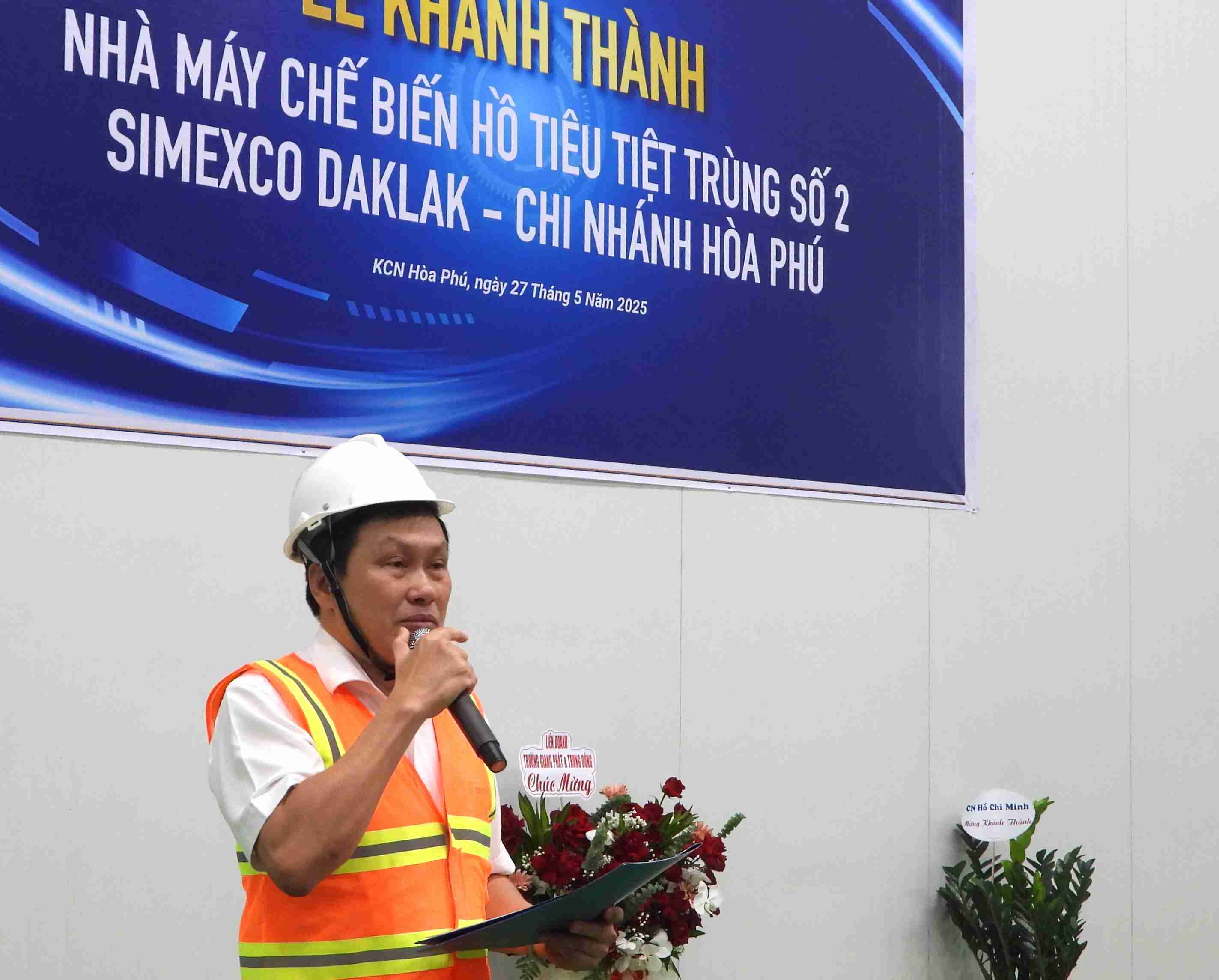 Ong Thai Anh Tuan - Tong Giam doc Simexco Daklak phat bieu. Anh: Bao Trung