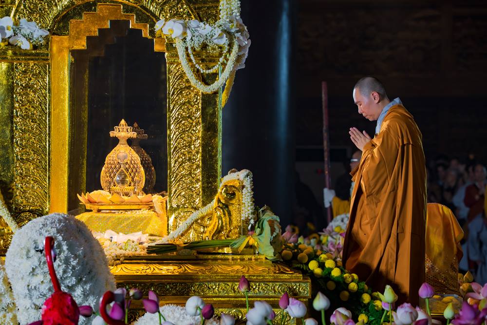 Lich trinh cung ruoc Xa loi Phat tu Yen Tu ve chua Chuong (Hung Yen) som hon du kien. Anh: Hoang Duong
