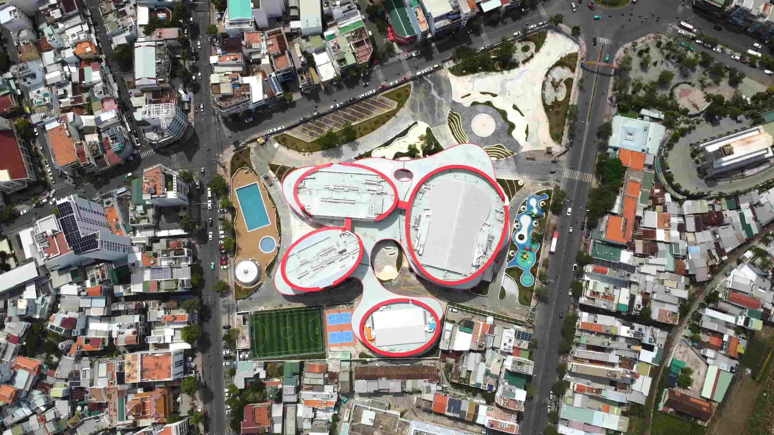 El Palacio Cultural de los Niños Khanh Hoa fue construido en la ciudad de Nha Trang con una inversion total de casi VND 550 millones. Foto: Huu Long