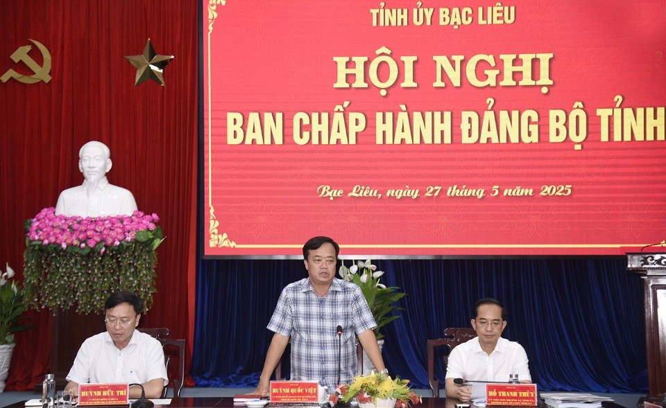 Phó Bí thư Thường trực Tỉnh uỷ Bạc Liêu Huỳnh Quốc Việt phát biểu tại hội nghị. Ảnh: Nhật Hồ
