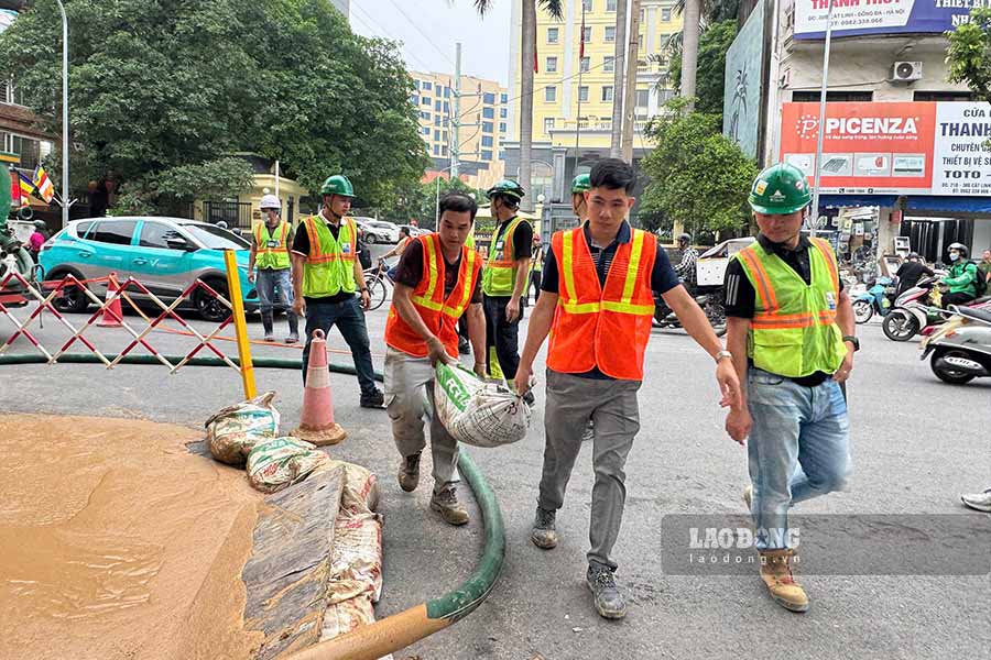 Ngay khi phat hien su co, Chu dau tu va nha thau thi cong da nhanh chong den hien truong de khac phuc su co.