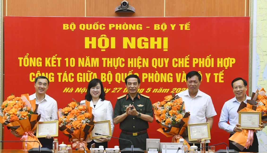 The Ministry of National Defense and the Ministry of Health have just held a conference to summarize 10 years of implementing the coordination regulations (Coordination Regulations No. 162/QCPH-BQP-BYT dated January 9, 2015). Photo: Ministry of National Defense