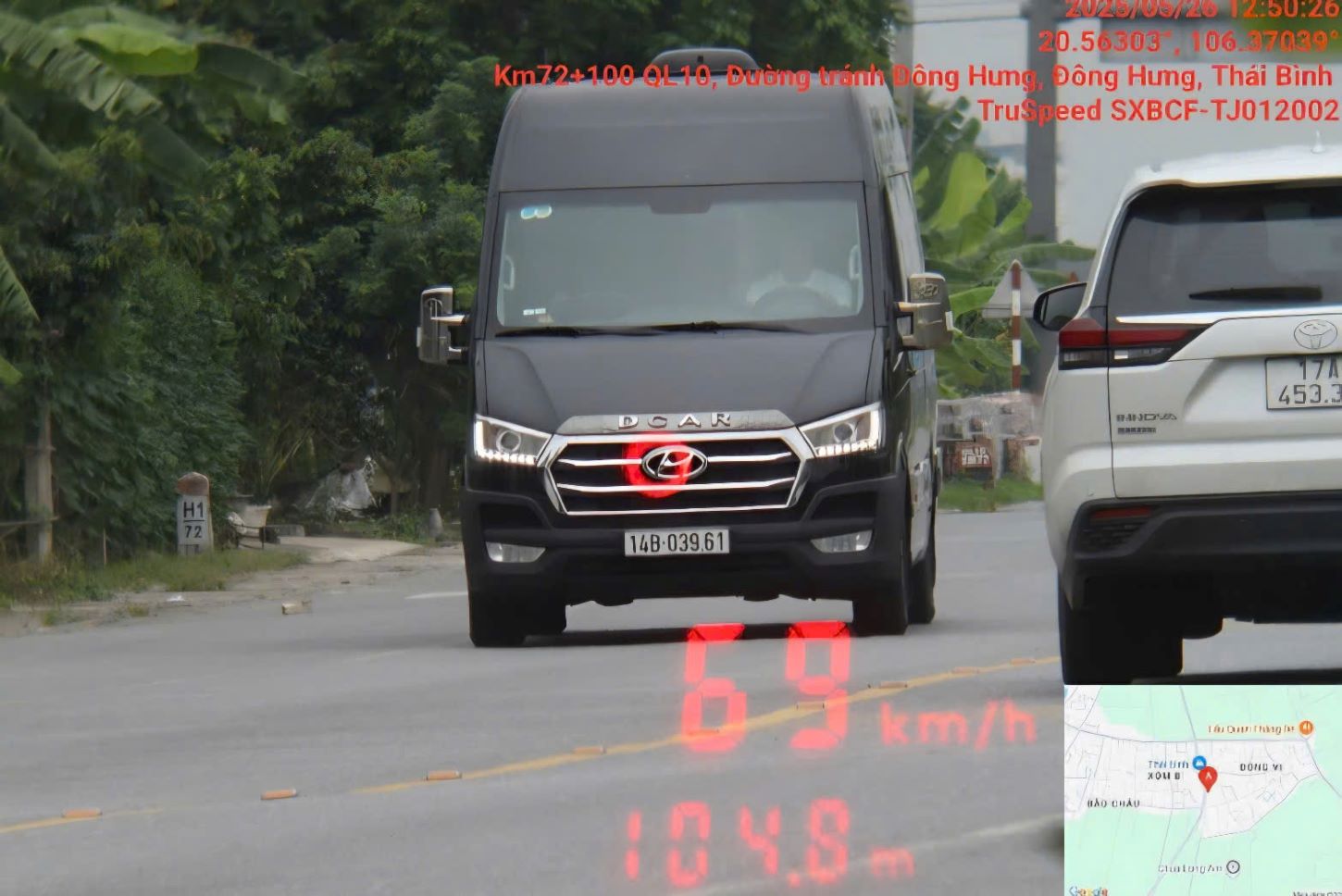 Imagenes de vehiculos que transportan placas de control 30K - 139.45 Violaron errores superiores a la velocidad. Fuente: Departamento de Policia de Trafico - Departamento de Policia de Thai Binh