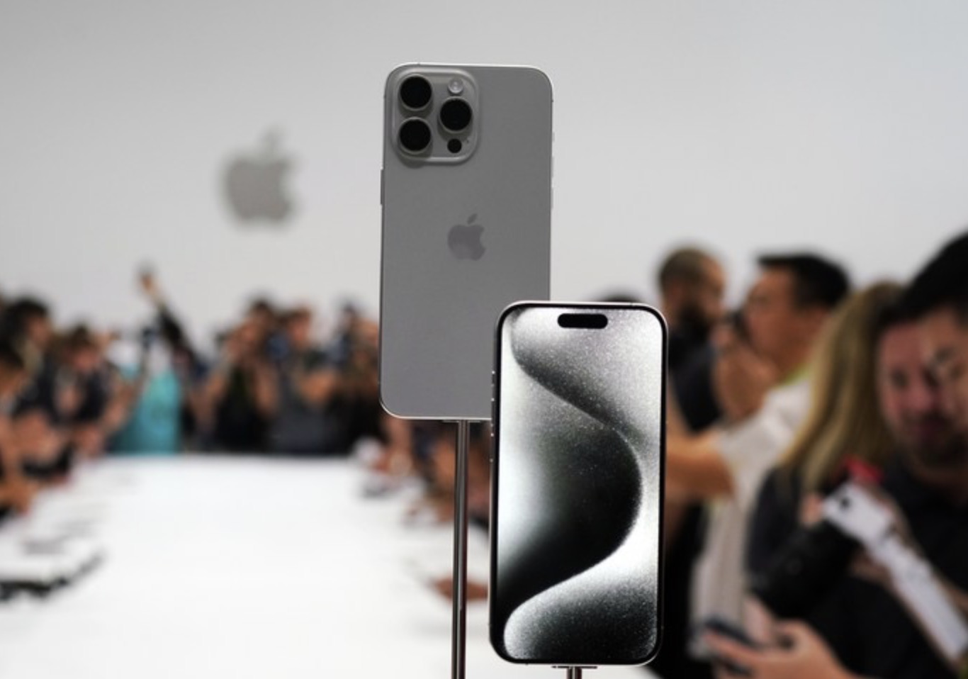 Apple is expected to soon remove Dynamic Island from future iPhone models. Photo: Xinhua