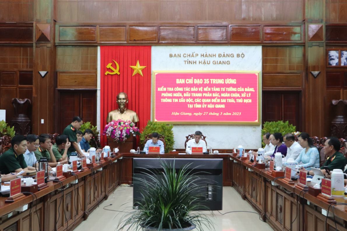 Quang cảnh buổi làm việc của Đoàn công tác Ban Chỉ đạo 35 Trung ương với tỉnh Hậu Giang. Ảnh: Hồng Thái