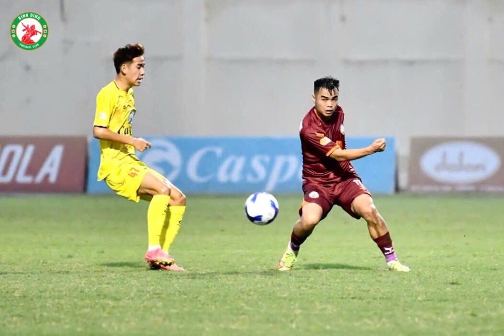 Thanh Hoa dan truoc Binh Dinh 1-0 sau hiep 1. Anh: BDFC