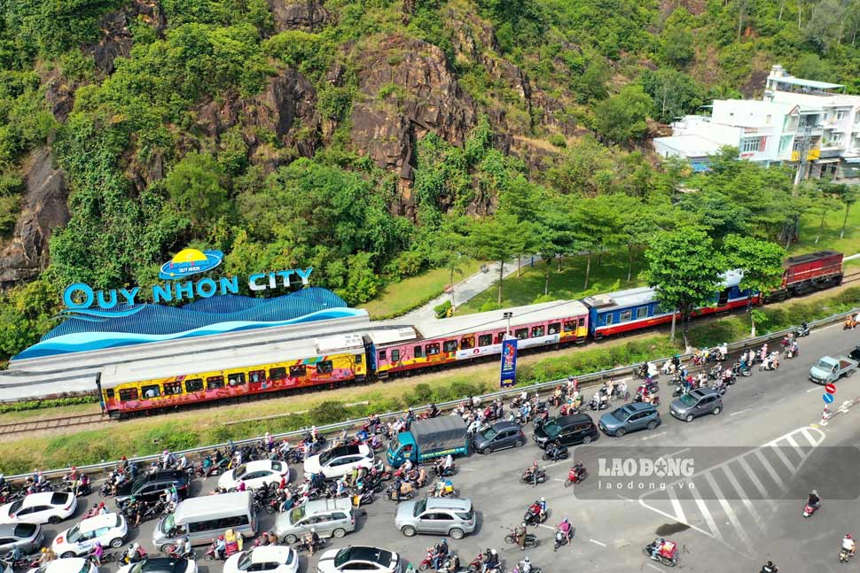 Có gì trên chuyến tàu Về miền đất võ mới toanh ở Bình Định?