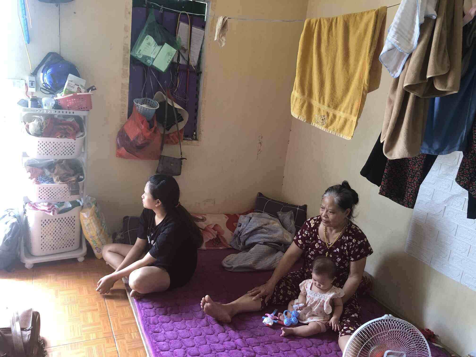 La preocupacion de enviar a sus hijos en el verano no es solo el asunto de Vy, sino las preocupaciones de que enfrentan miles de trabajadores. Foto: Minh Huong.