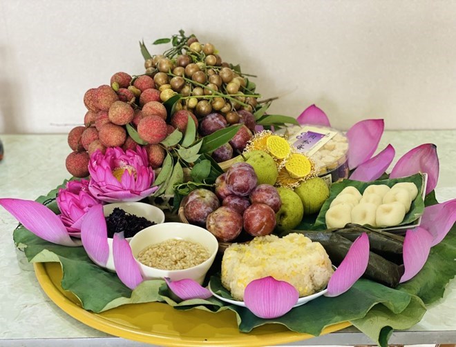 Reference to the Doan Ngo Tet offering tray. Photo: Hai Anh