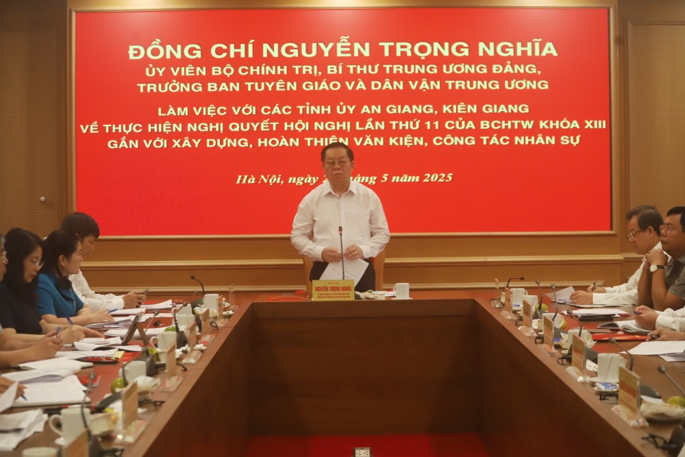 Cuộc làm việc có nhiều nội dung quan trọng, trong đó có việc triển khai sáp nhập tỉnh và sắp xếp cấp xã. Ảnh: Phạm Đông