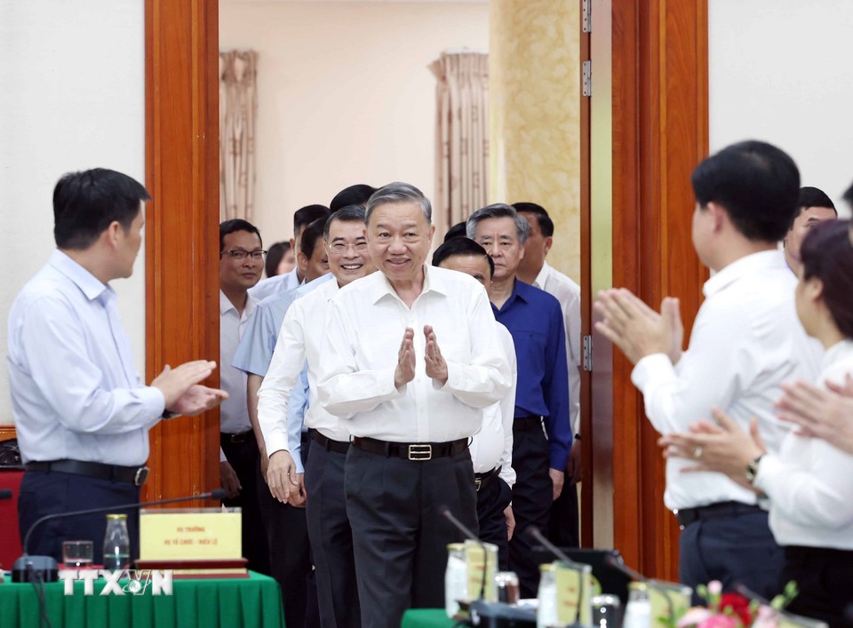 Tổng Bí Thư Tô Lâm đến làm việc với Ban Tổ chức Trung ương. Ảnh: Thống Nhất/TTXVN 