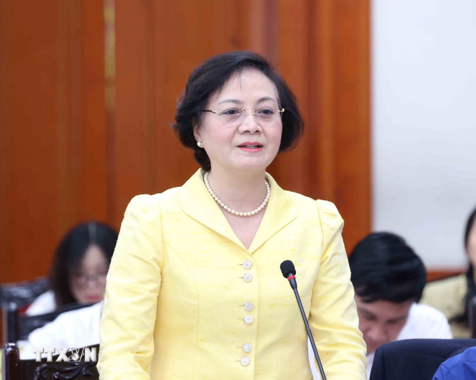 Ủy viên Trung ương Đảng, Bộ trưởng Bộ Nội vụ Phạm Thị Thanh Trà phát biểu tại buổi làm việc. Ảnh: 