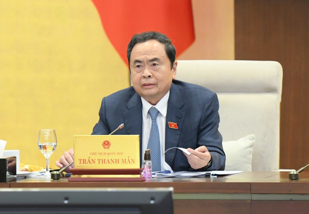 Politburo member and National Assembly Chairman Tran Thanh Man requested clarification on the agency responsible for checking the quality of social housing. Photo: Lam Hien