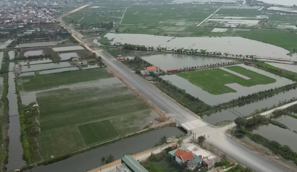 Two districts in Hai Phong are recognized as advanced new rural standards. Photo: Hoang Khoi
