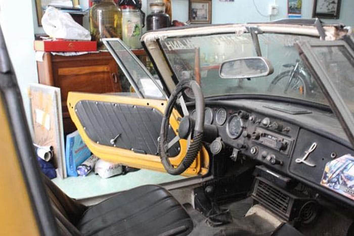 Al Toyota Sports 800 Ancient Car recibio 1.300 millones de dong para llamar la atencion. Foto: Thien Khai