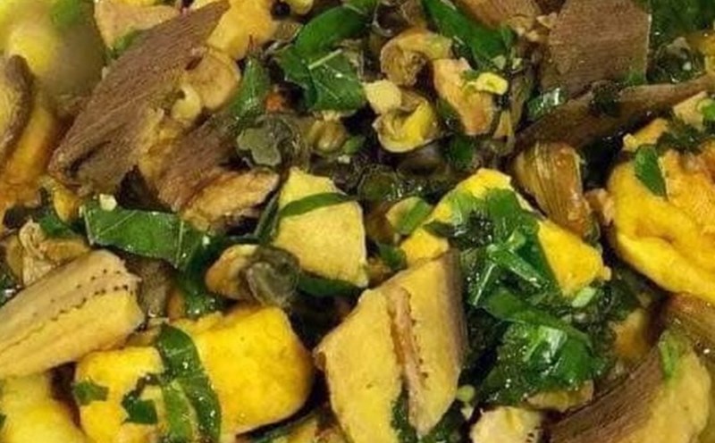 Banana and bean sticky rice - a dish that housewives can include in their diet to take advantage of the effect of helping to control blood sugar of green bananas. Photo: Kieu Vu
