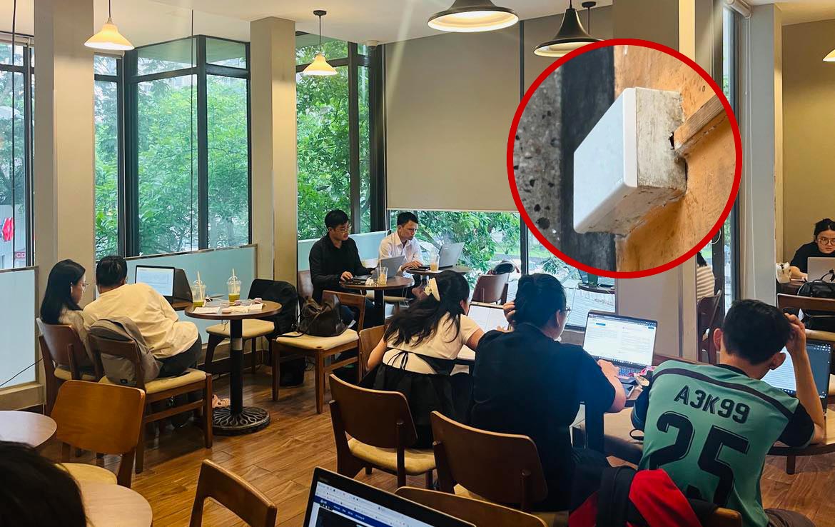 Segun la psicologia de muchos propietarios de cafeterias, el cliente sentado durante horas y utilizando todos los servicios, como agua, aire acondicionado, inodoro, salida de energia, Wi-Fi, asientos ... no es bueno porque consume demasiados costos operativos. Sin embargo, foto: Chi Long