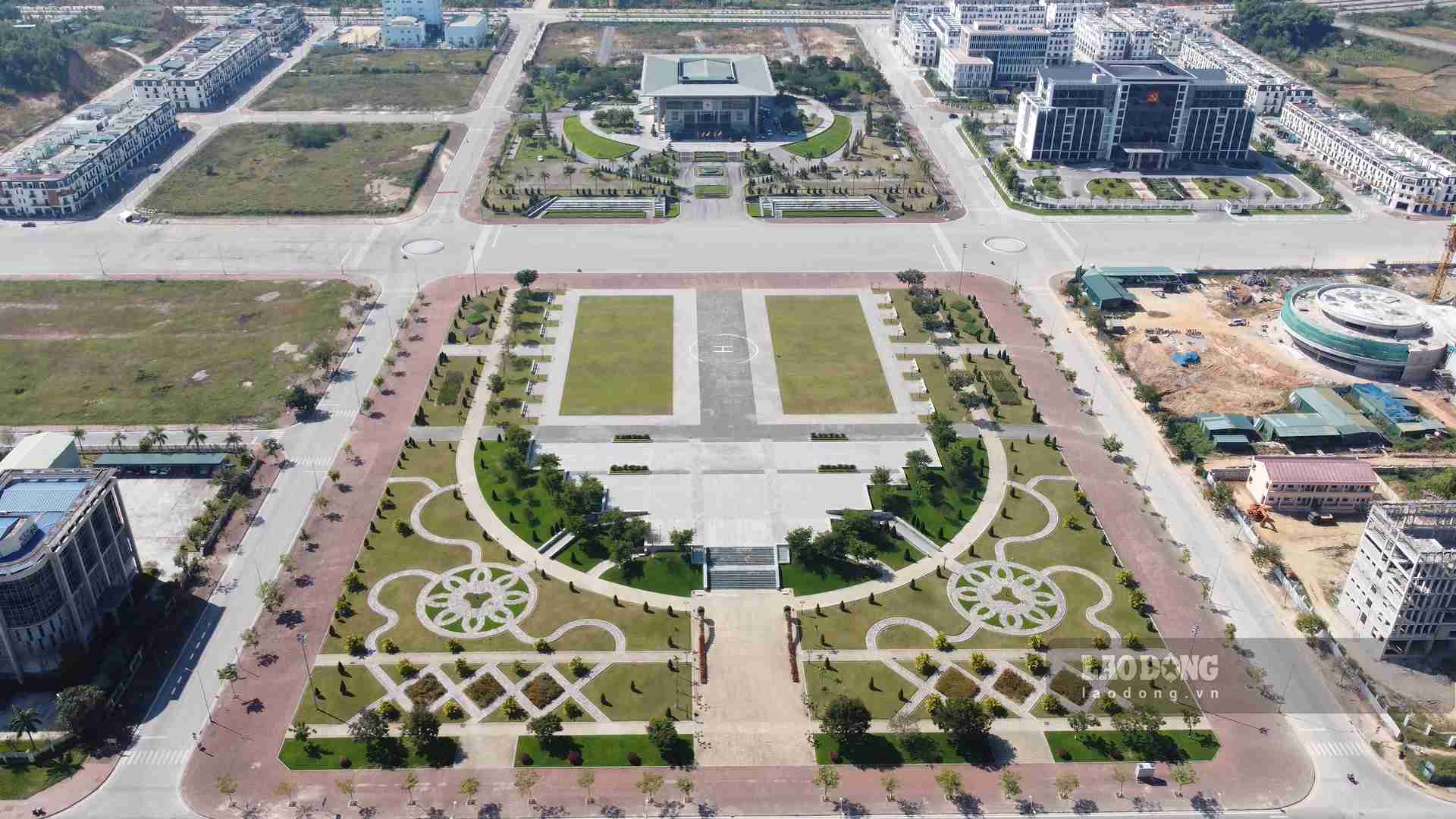 Dien mao quang truong khi chua duoc cai tao. Anh: Tan Van