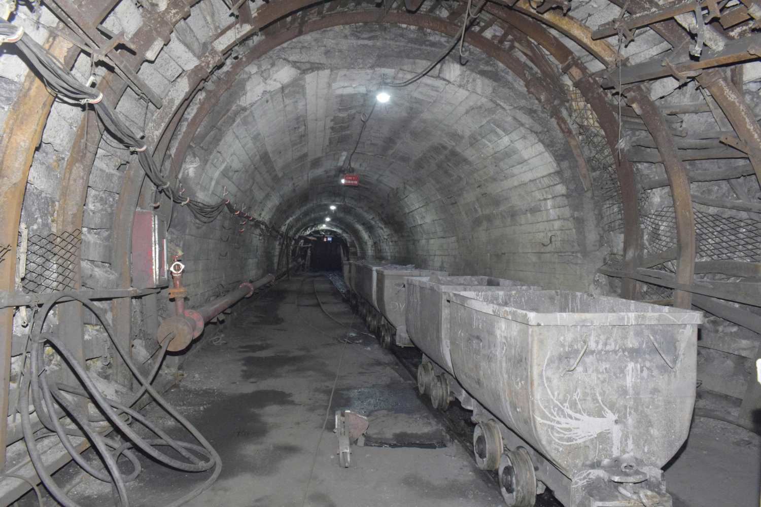 Từng là một mỏ khai thác than lộ thiên có công suất cao nhất ngành Than, từng đạt 5,1 triệu tấn vào năm 2009 nhưng chỉ khoảng 10 năm sau, Công ty CP Than Núi Béo sau đó đã chuyển đổi hoàn toàn sang khai thác than hầm lò. Ảnh: Nguyễn Hùng