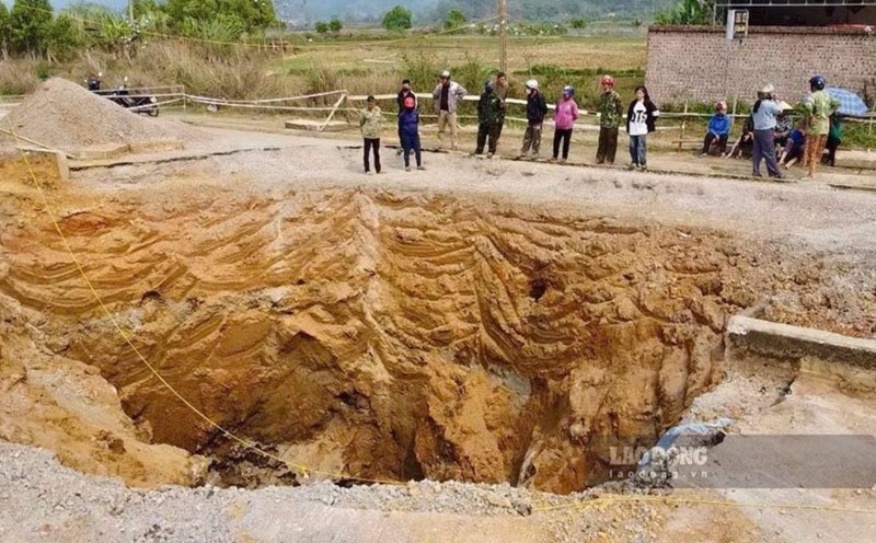 The death hole spread in Bac Kan due to the melting of limestone and the collapse of the underground cave ceiling. Photo: Nguyen Hoan.