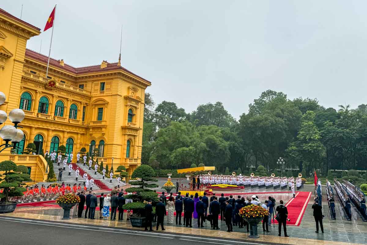 Quang canh le don Tong thong Hungary Sulyok Tamas. Anh: Hai Nguyen