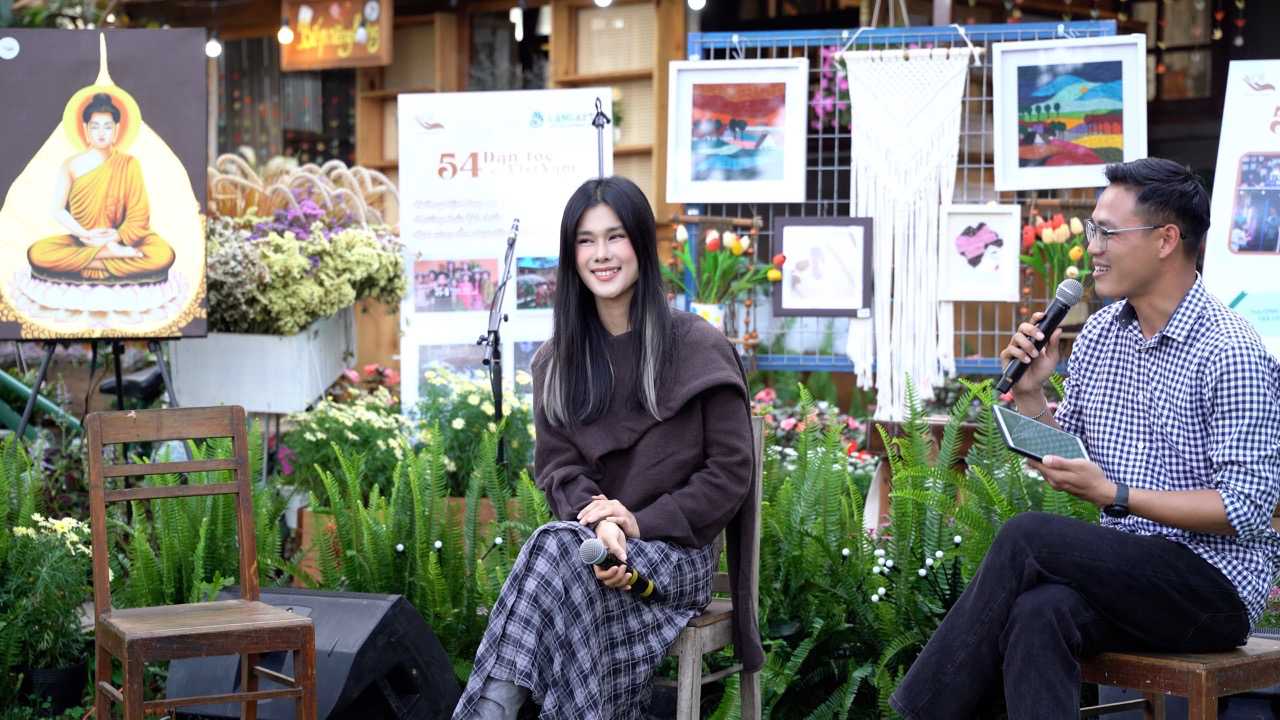 Phuc Anh mang am nhac den voi Tay Nguyen. Anh: Nghe si cung cap.