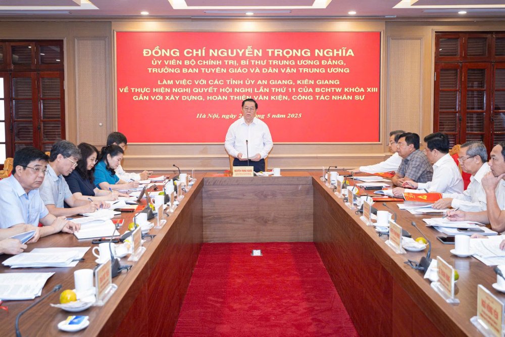 Quang cảnh buổi làm việc. Ảnh: Phạm Đông