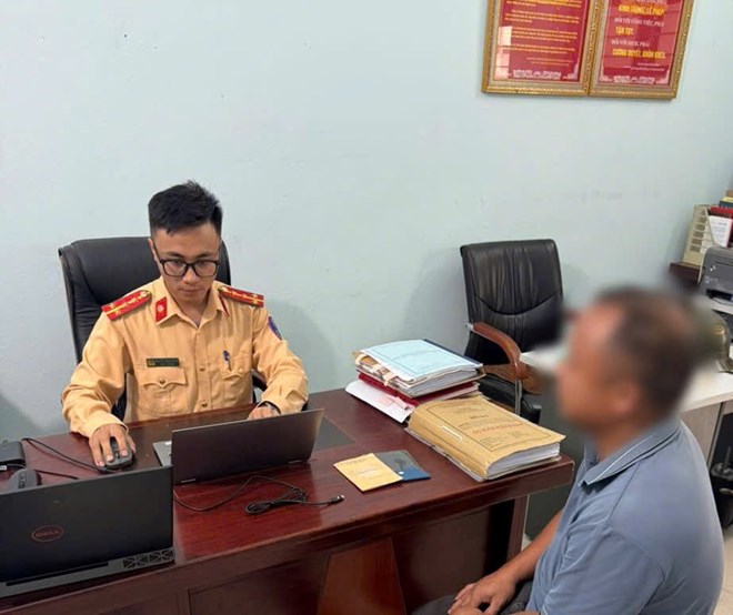Nhiều chủ xe bị phạt nguội lỗi vượt đèn đỏ cuối tháng 5