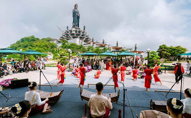 A series of special activities at the Ba Den Mountain Festival. Photo: Tay Ninh Department of Culture, Sports and Tourism