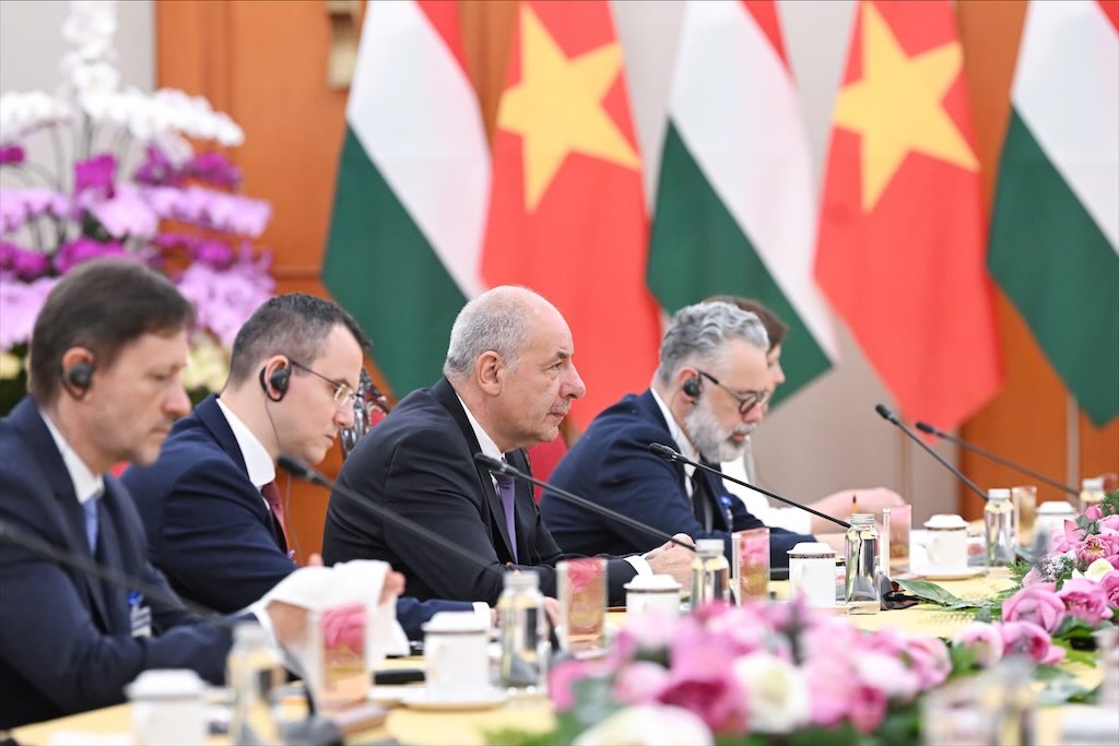 Tong thong Hungary Sulyok Tamas dang tham chinh thuc Viet Nam tu ngay 27 den ngay 29.5. Anh: Hai Nguyen