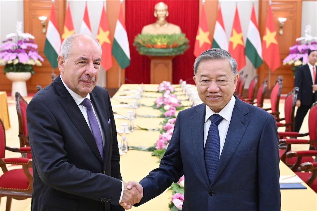 General Secretary To Lam and Hungarian President Sulyok Tamas. Photo: Hai Nguyen