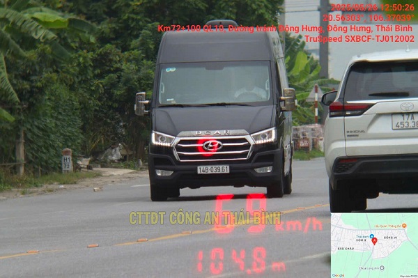 El auto es multado en frio en Thai Binh. Foto: Thai Binh Police