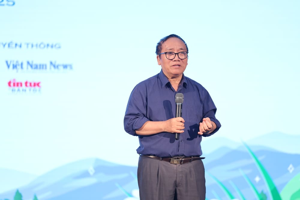 Chu tich Hoi dong Giam khao Anh: BTC