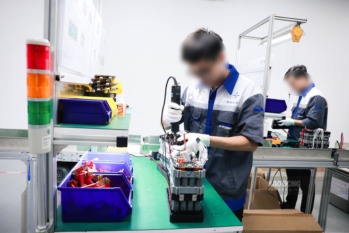 The determination of salary funds for enterprises employing high-tech workers is specifically guided in Circular 003/2025. Photo: Hai Nguyen