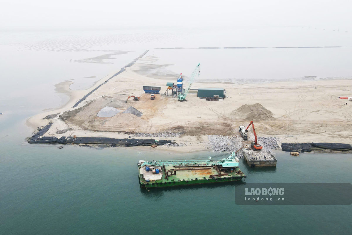 After being cleared of the source of filling materials, many packages of the Van Ninh General Port project (Quang Ninh) have been basically completed. Photo: Doan Hung