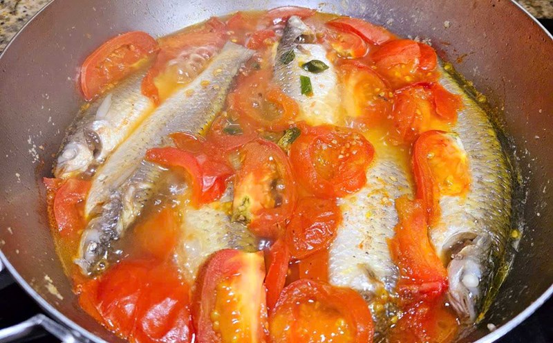 People with diabetes should eat fish, lean meat, leather-less poultry... simple processing such as steaming, boiling, pan-filling. Photo: Quynh Chi